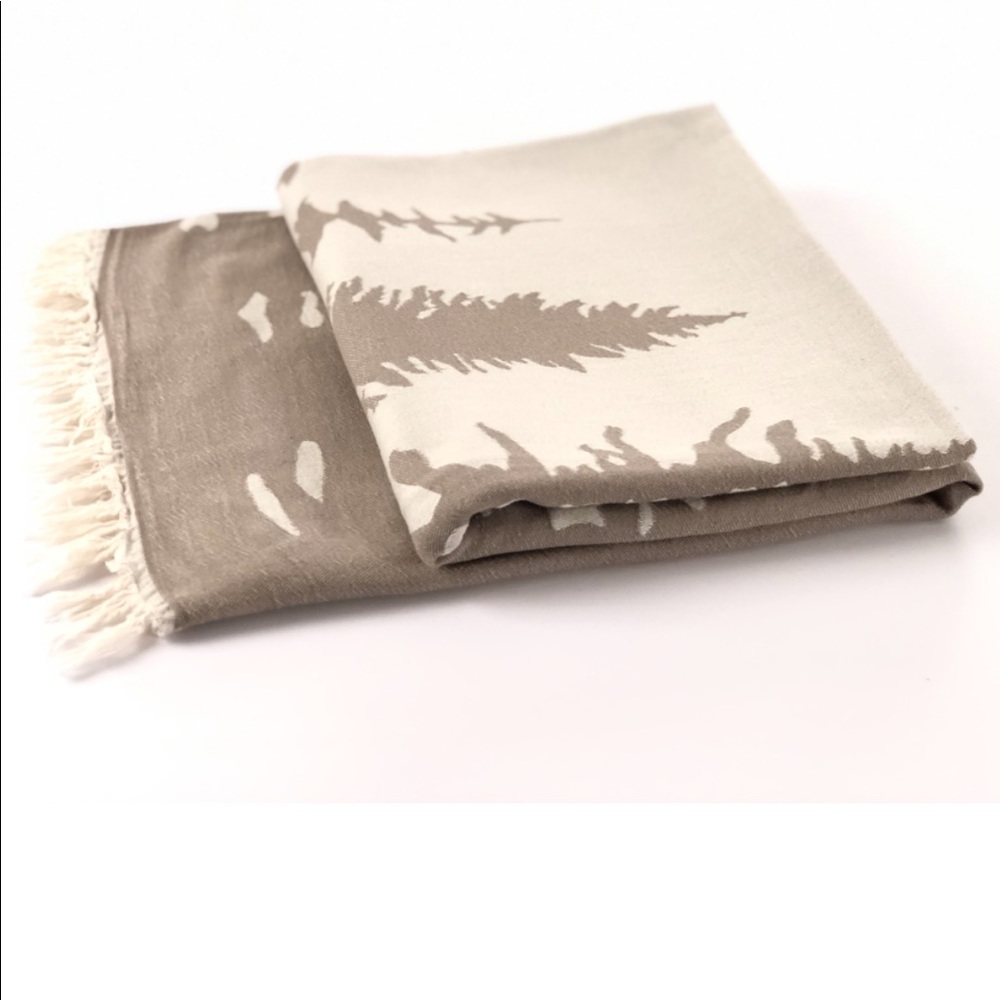 BEIGE CORFU THROWS